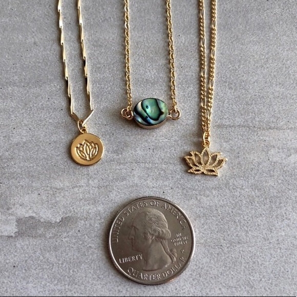 Last 1! ๐Lotus Dainty Gold Necklace - Picture 3 of 5